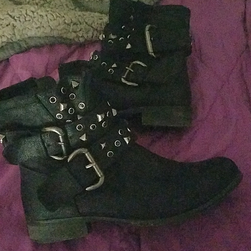 Studded rock boots